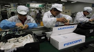 富士康重金奖励招聘背后的“用人荒”与劳动力市场信息对称问题
